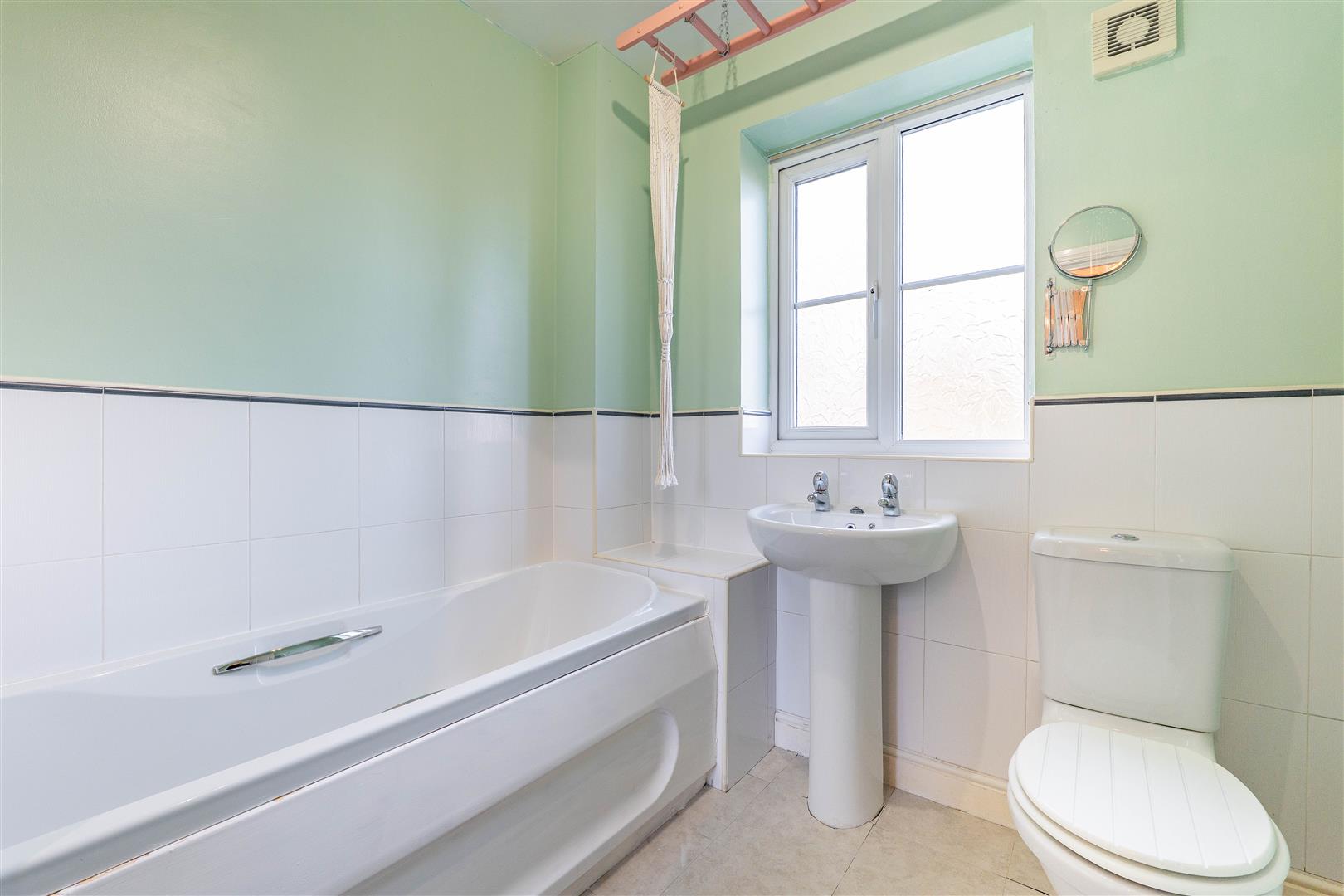 3 bed property in Walletts Wood Court, Chorley
